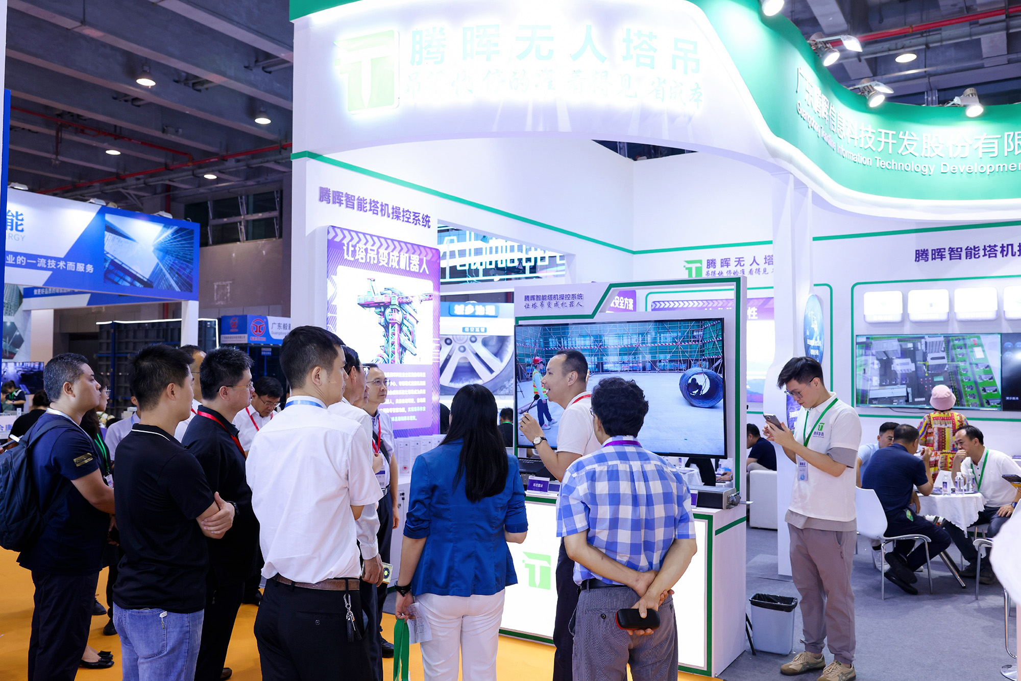 實(shí)力踐行新質(zhì)生產(chǎn)力，騰暉無(wú)人塔吊在廣東新型建筑工業(yè)化與裝配式建筑、智能建筑展又獲盛贊